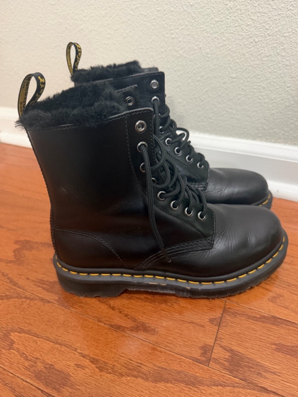 Dr. Martens 1460 Serena Faux Fur Lined Black Boots US 8